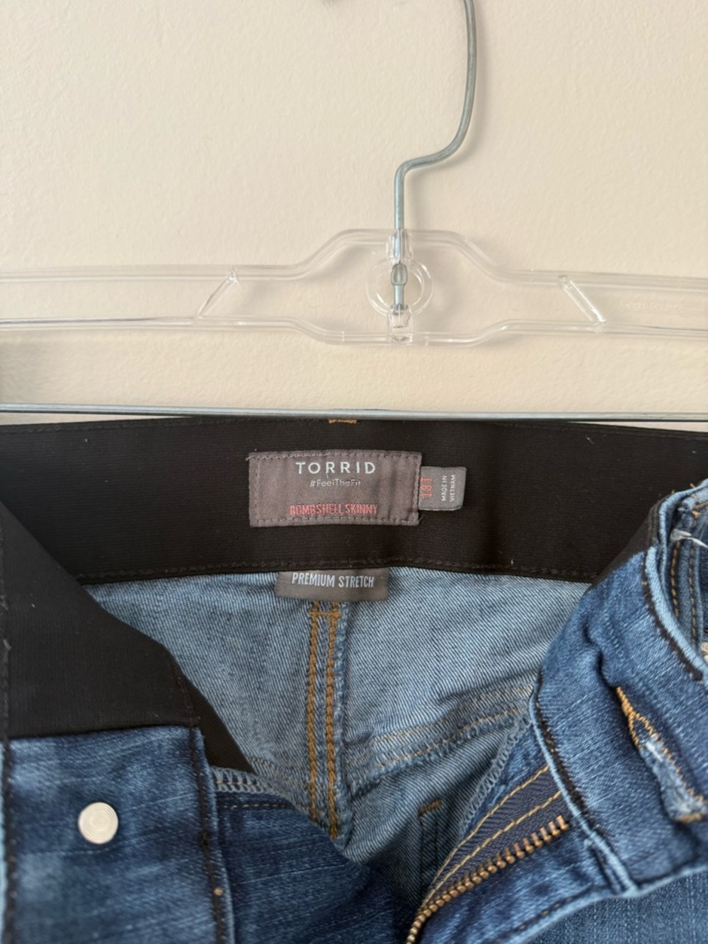 Torrid Bombshell Skinny Jeans 18T Tall Womens Plus Size Distressed BlueJeans EUC - Picture 3 of 8